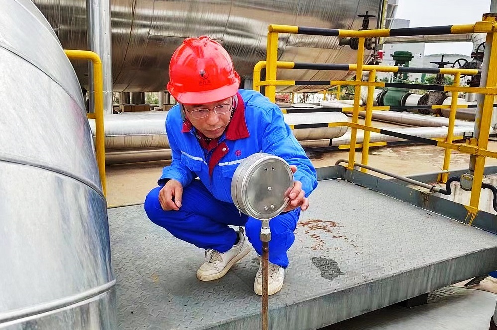 2021年度集团劳动模范、宜昌6686体育硫酸厂硫酸车间主任吴启国吴启国.jpg 2021年度集团劳动模范、宜昌6686体育硫酸厂硫酸车间主任吴启国吴启国.jpg